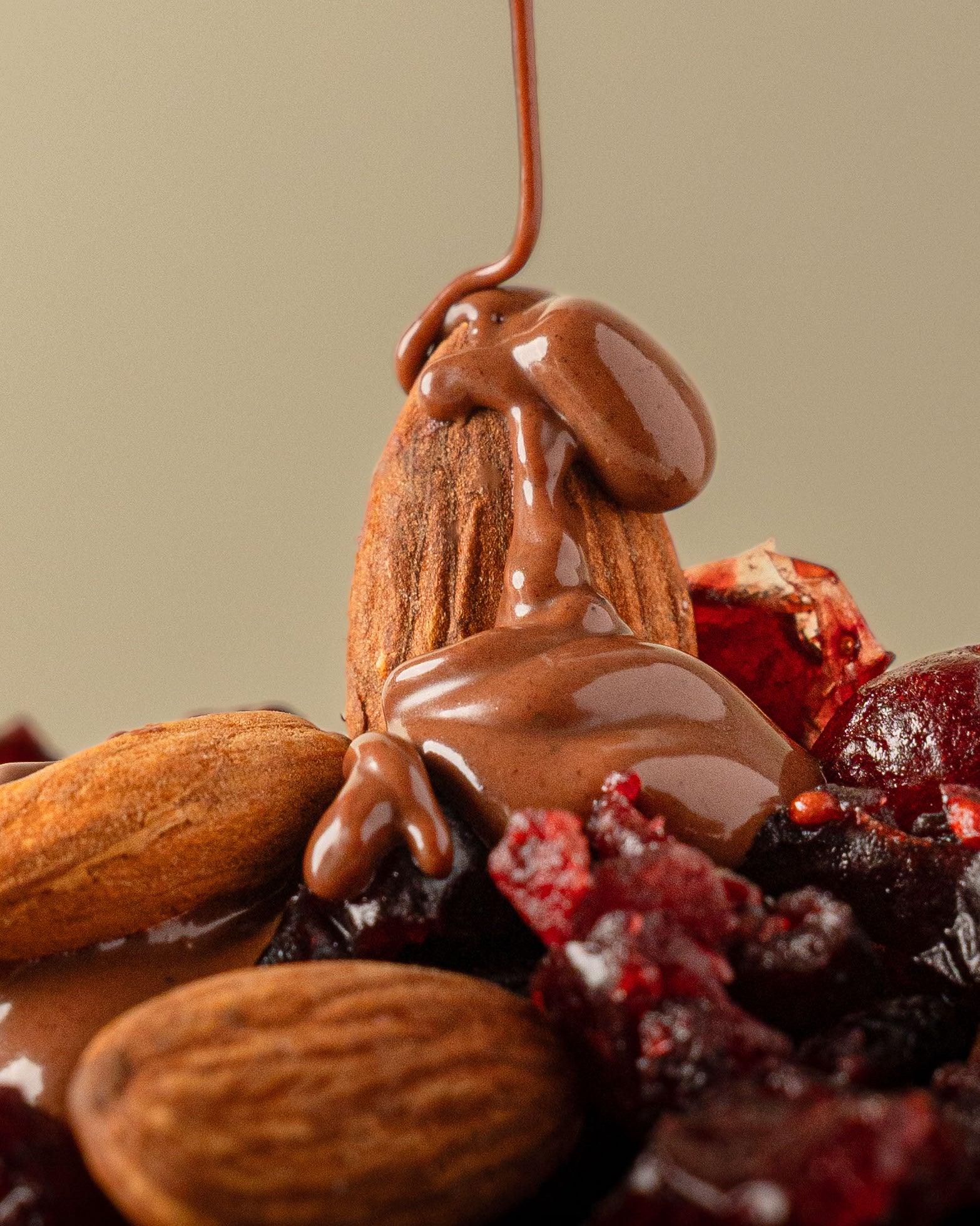 Arándanos y Almendras recubiertos de Chocolate Sin Azúcar x 6 | Alara saludable