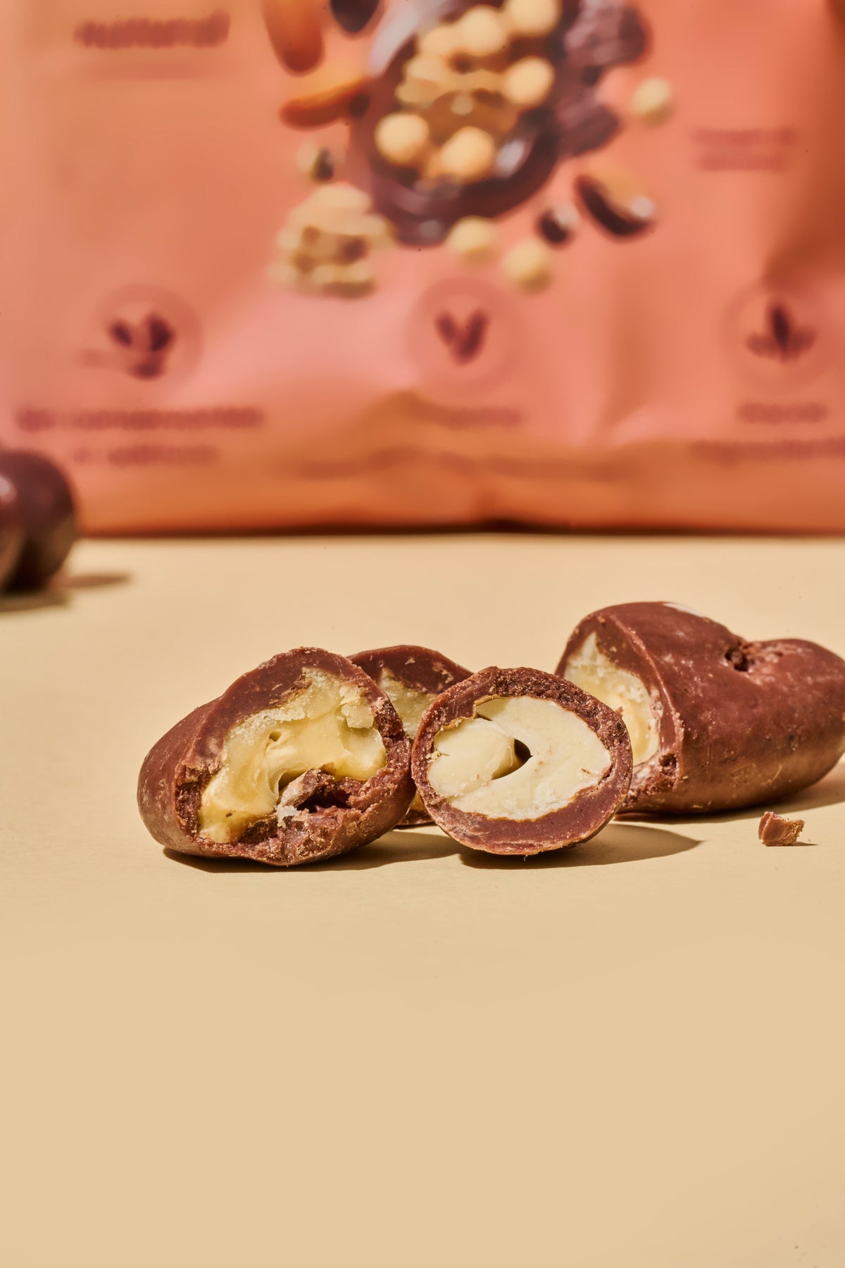 Ingredientes naturales nuez almendras quinoa chocolate sin azúcar Alara Saludable