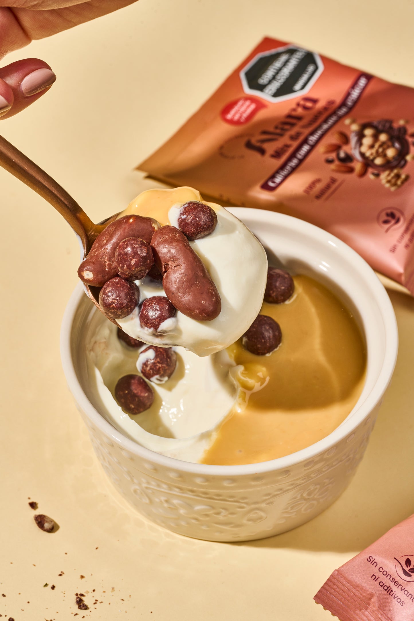 Nuez del nogal, Almendras y Quinoa cubiertas en choclate x 6 uds (25 grs x ud)